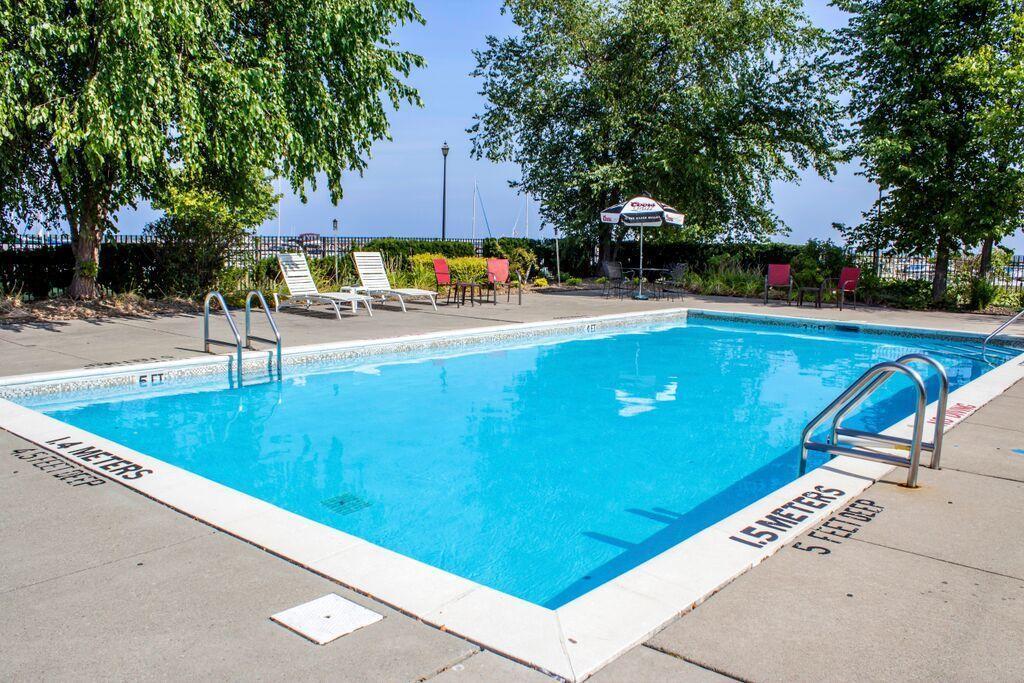 Clarion Hotel Conference Center On Lake Erie Dunkirk Exterior foto